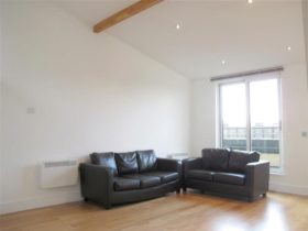 2 bedroom Flat to re...